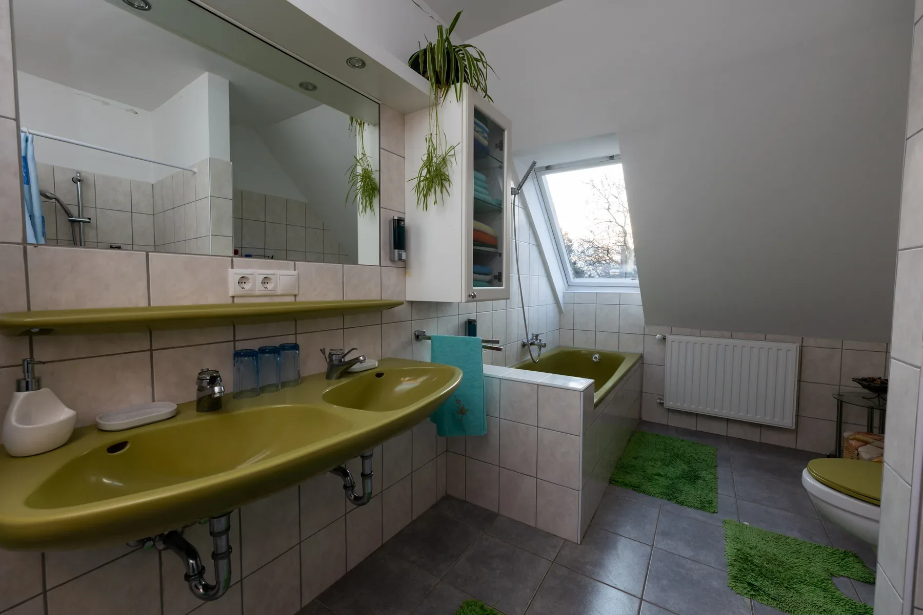 Bathroom in Apartment Modern with shower