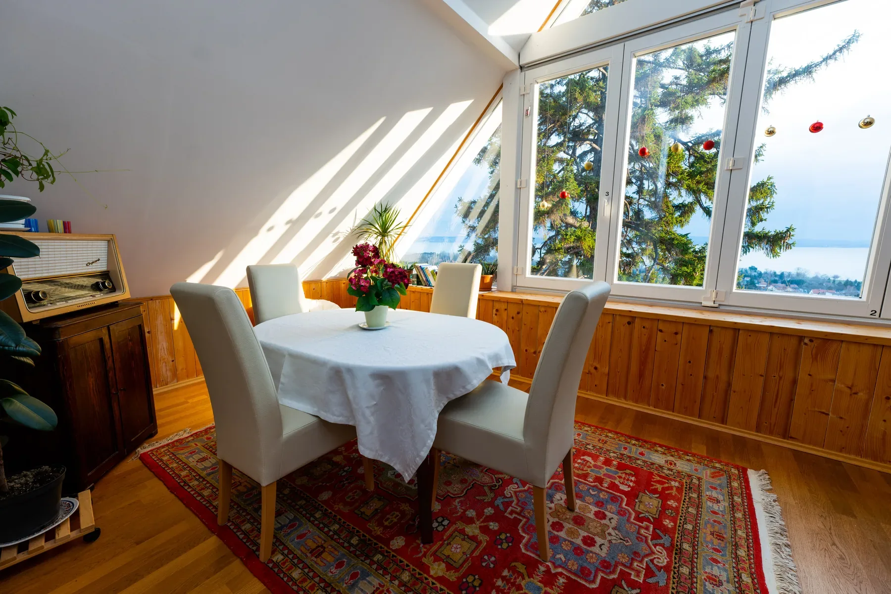 Breakfast area in Apartment Modern overlooking Lake Balaton
